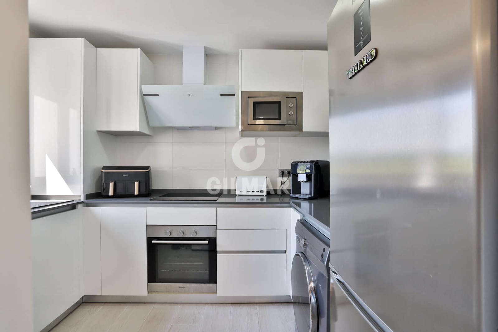 3 sovrum Takvåning till salu i Estepona med pool garage - 675 000 € (Ref: 9216318)