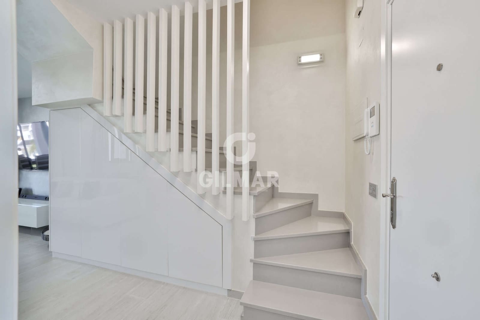 3 sovrum Takvåning till salu i Estepona med pool garage - 675 000 € (Ref: 9216318)