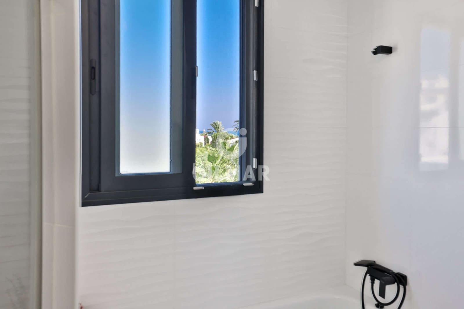 3 sovrum Takvåning till salu i Estepona med pool garage - 675 000 € (Ref: 9216318)