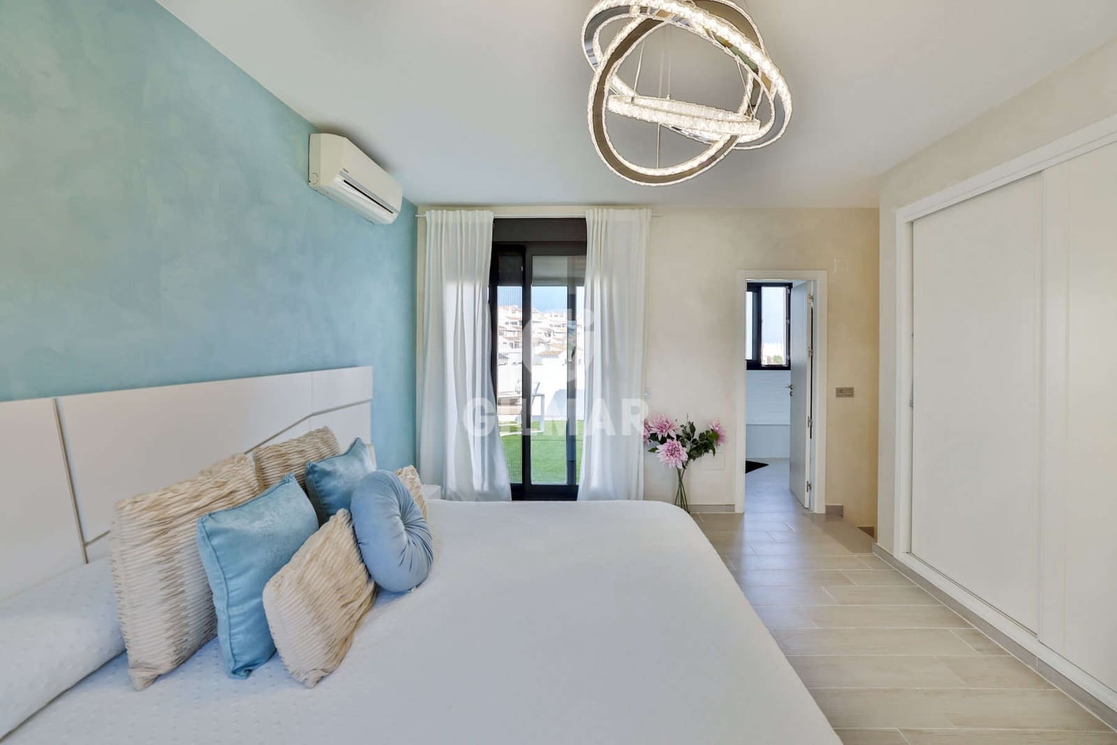 3 sovrum Takvåning till salu i Estepona med pool garage - 675 000 € (Ref: 9216318)