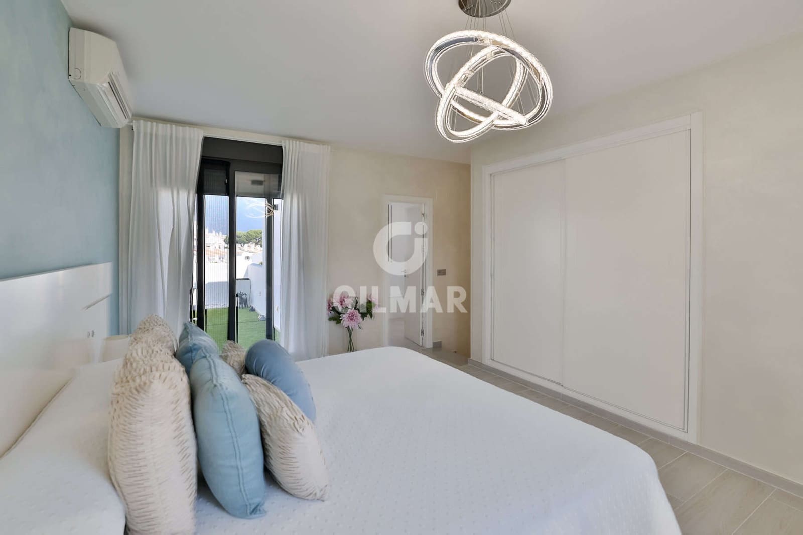 3 sovrum Takvåning till salu i Estepona med pool garage - 675 000 € (Ref: 9216318)