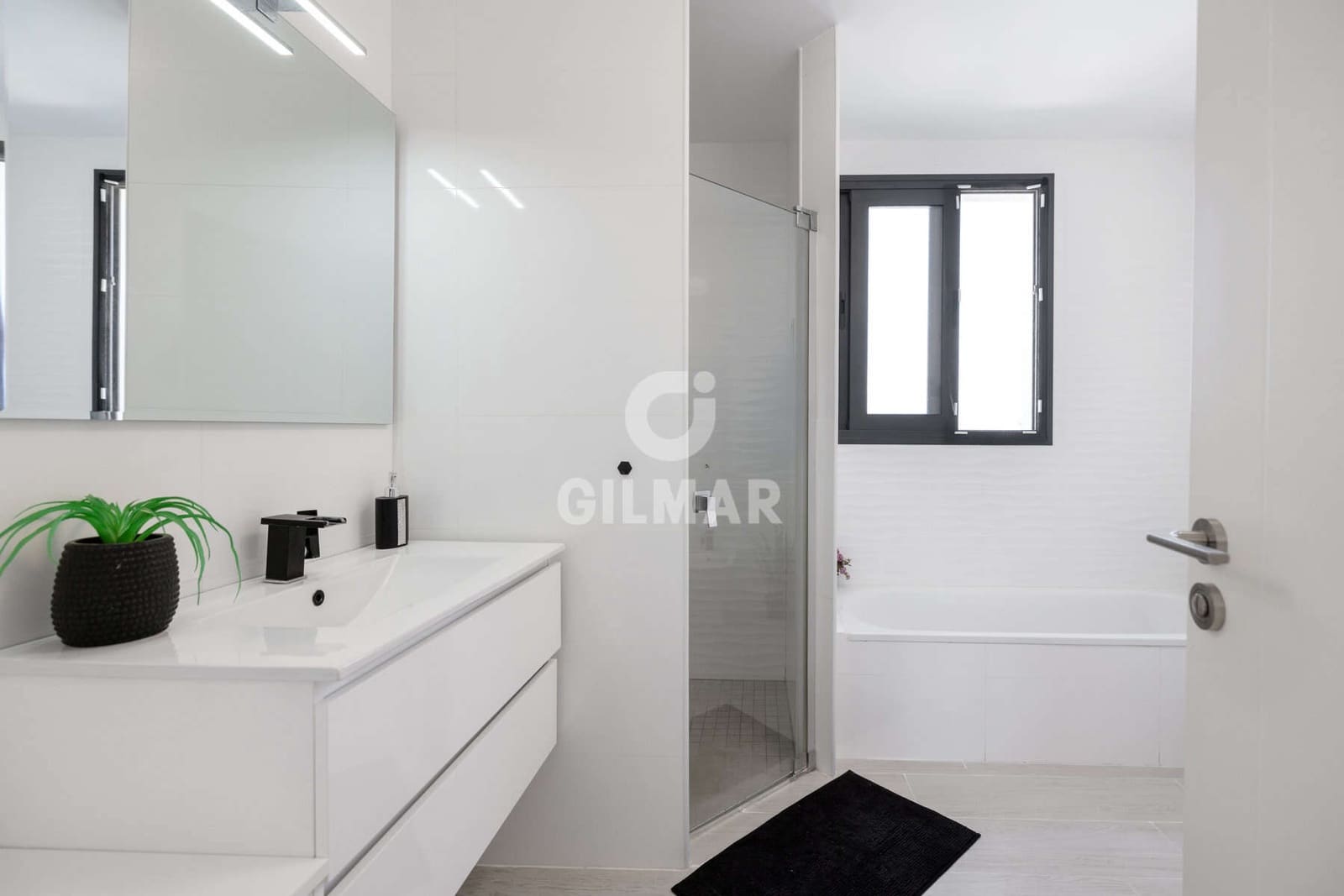 3 sovrum Takvåning till salu i Estepona med pool garage - 675 000 € (Ref: 9216318)