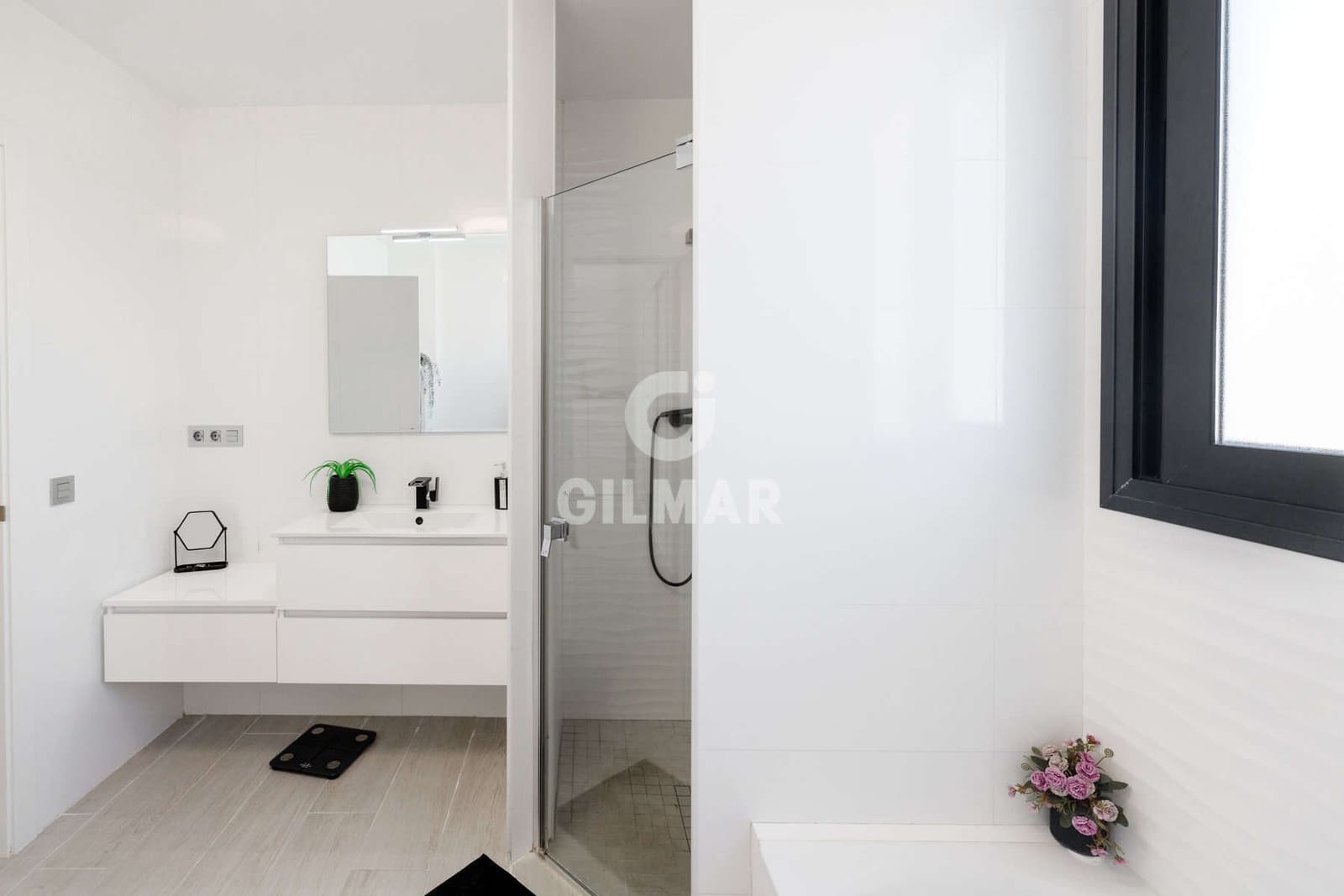 3 sovrum Takvåning till salu i Estepona med pool garage - 675 000 € (Ref: 9216318)