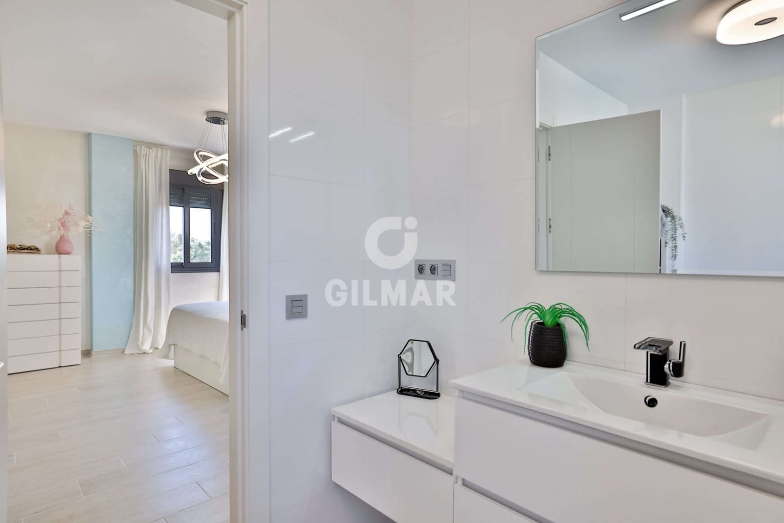 3 sovrum Takvåning till salu i Estepona med pool garage - 675 000 € (Ref: 9216318)