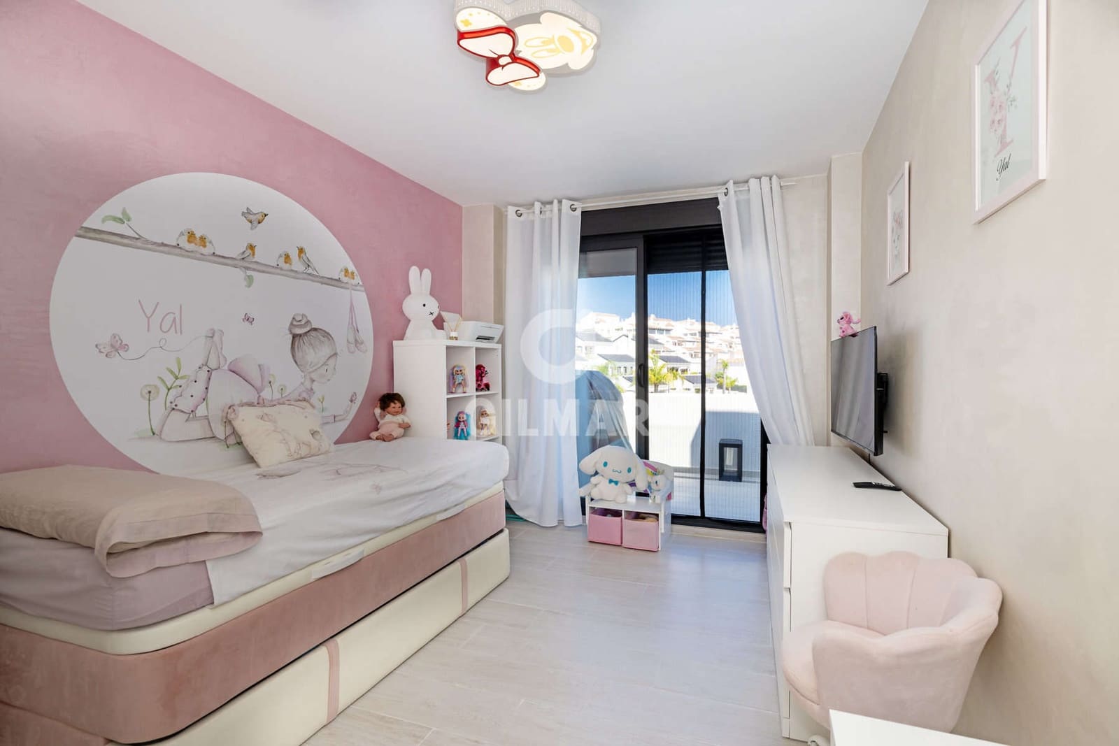 3 sovrum Takvåning till salu i Estepona med pool garage - 675 000 € (Ref: 9216318)