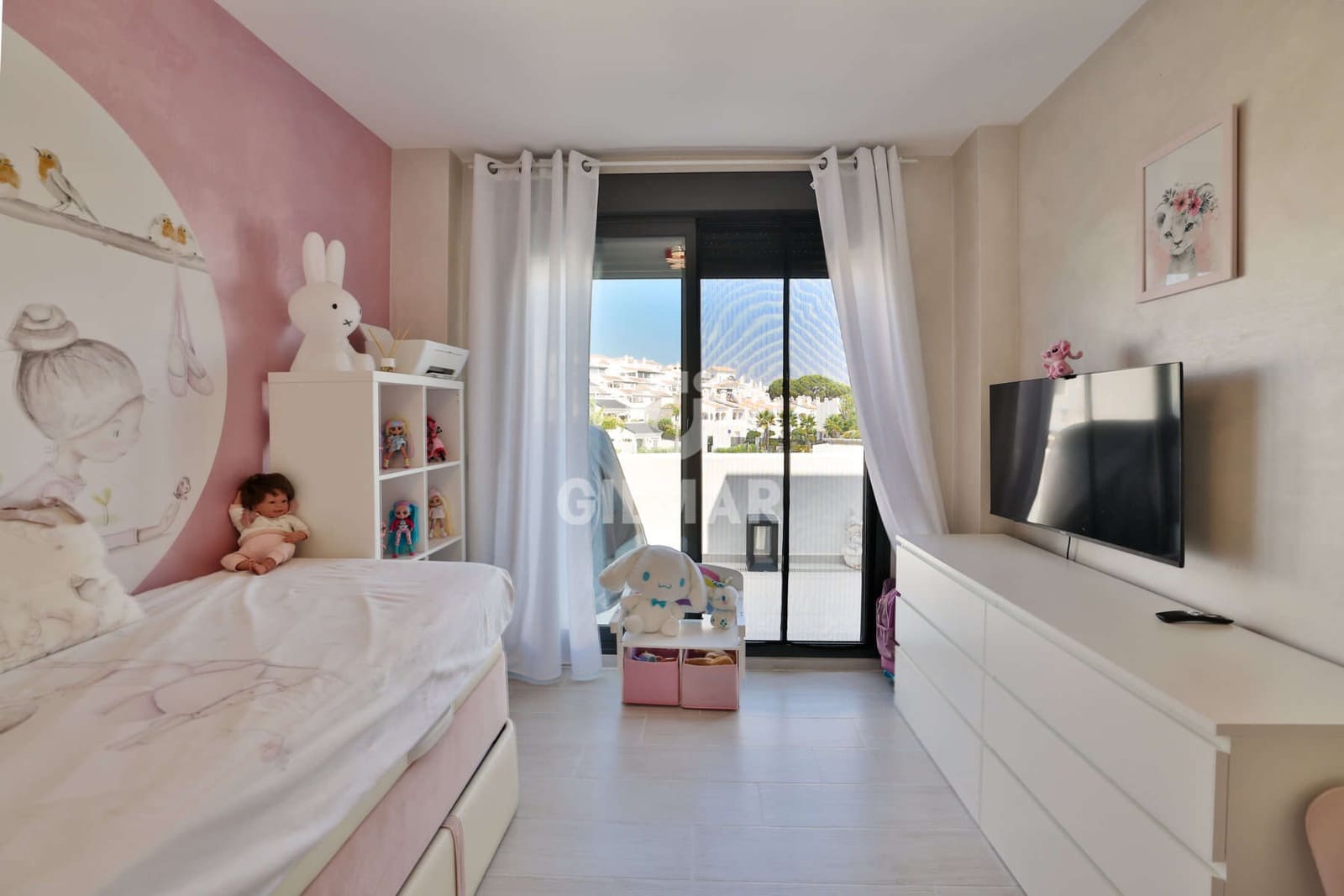 3 sovrum Takvåning till salu i Estepona med pool garage - 675 000 € (Ref: 9216318)