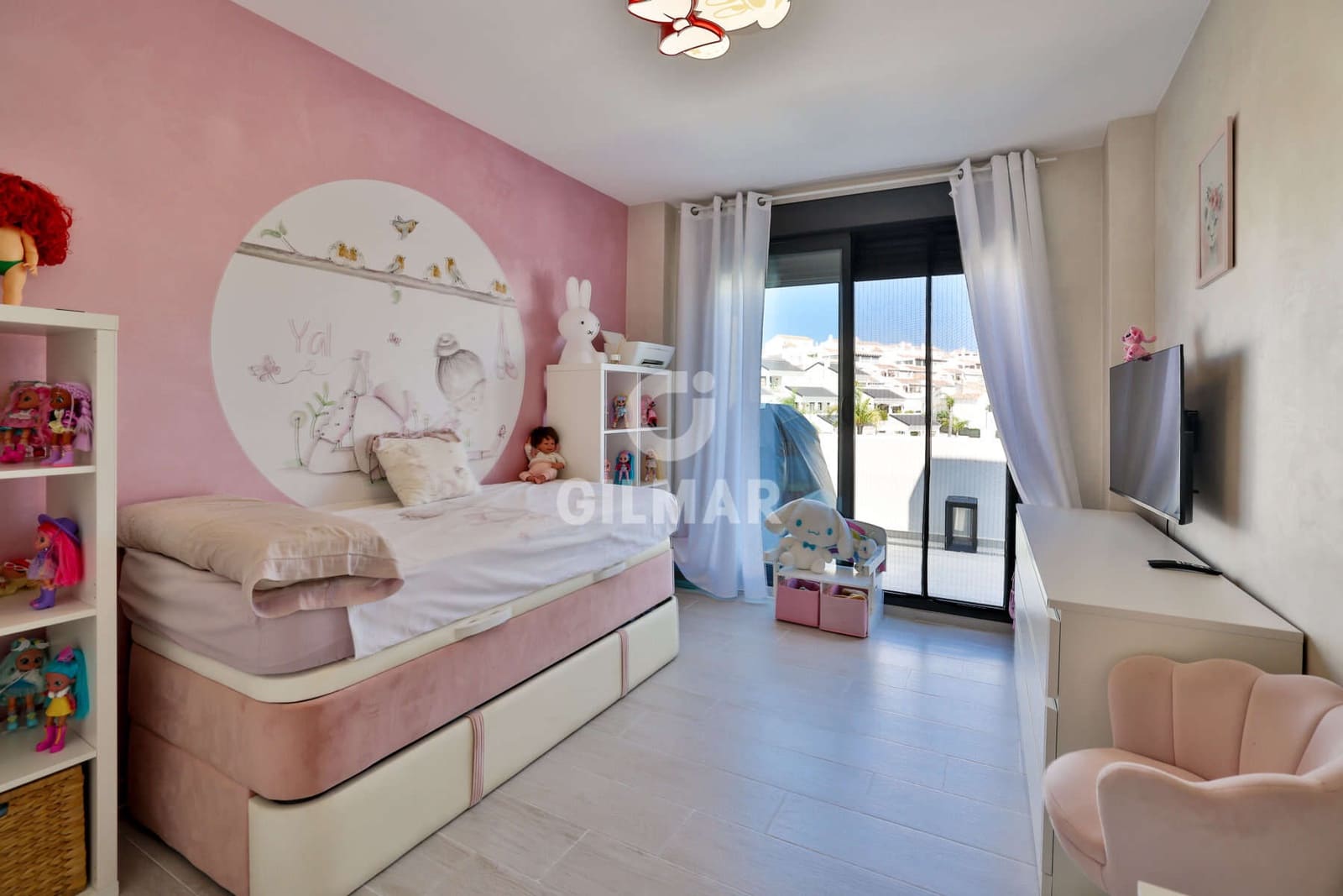 3 sovrum Takvåning till salu i Estepona med pool garage - 675 000 € (Ref: 9216318)