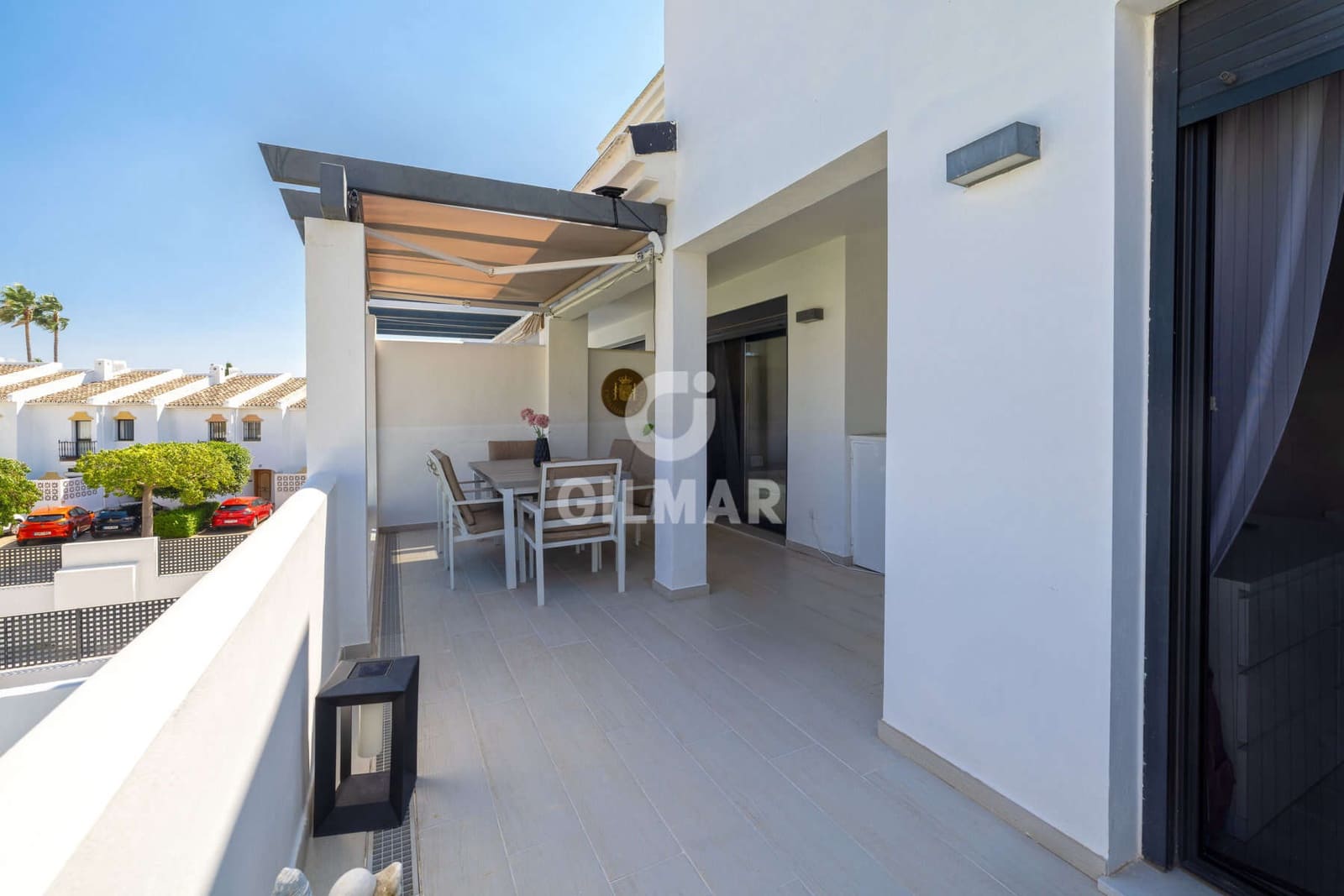 3 sovrum Takvåning till salu i Estepona med pool garage - 675 000 € (Ref: 9216318)