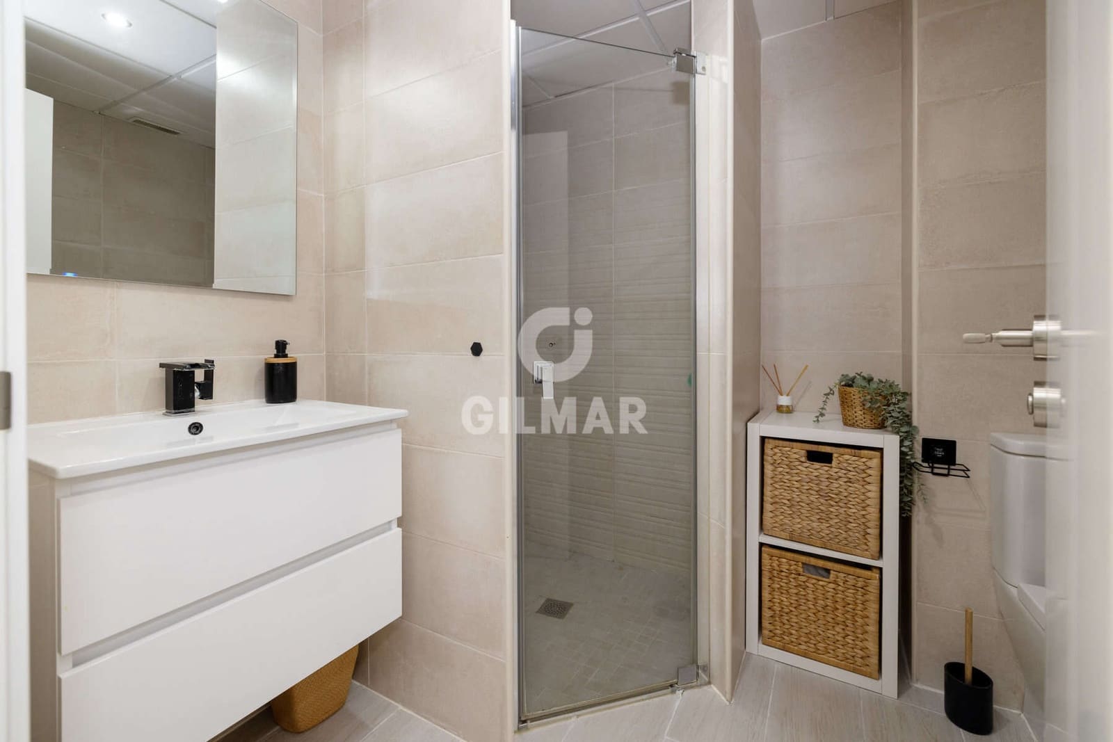 3 sovrum Takvåning till salu i Estepona med pool garage - 675 000 € (Ref: 9216318)