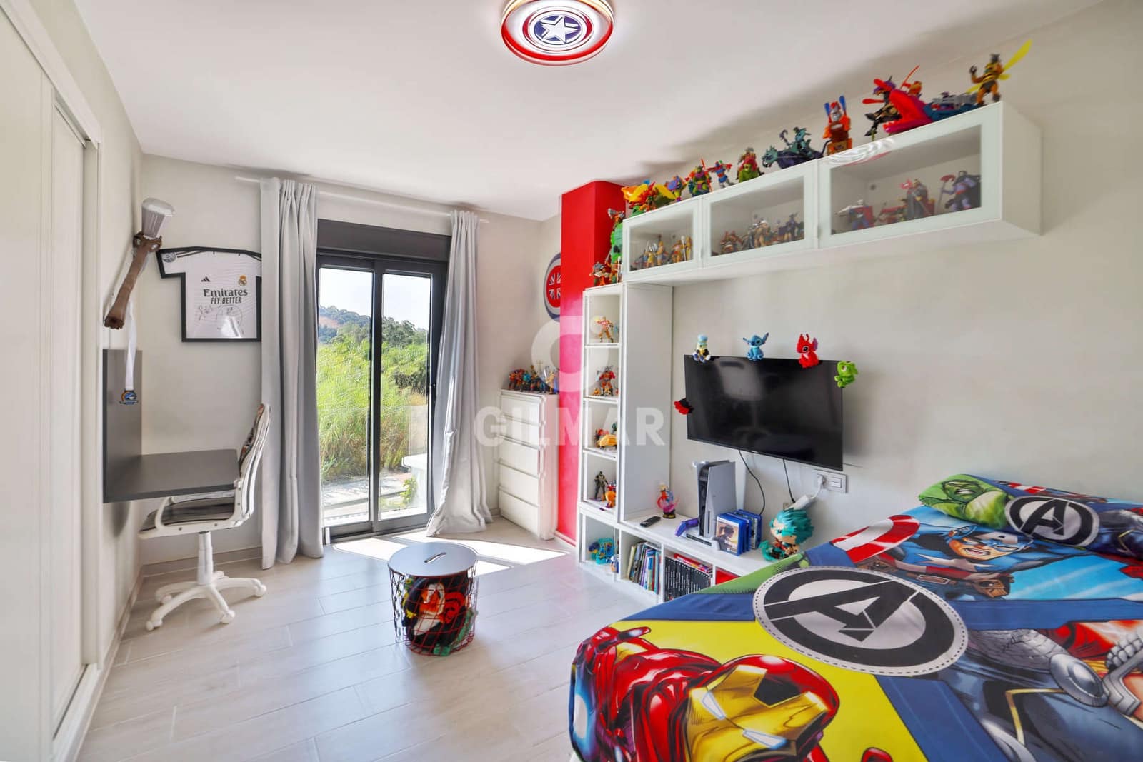 3 sovrum Takvåning till salu i Estepona med pool garage - 675 000 € (Ref: 9216318)