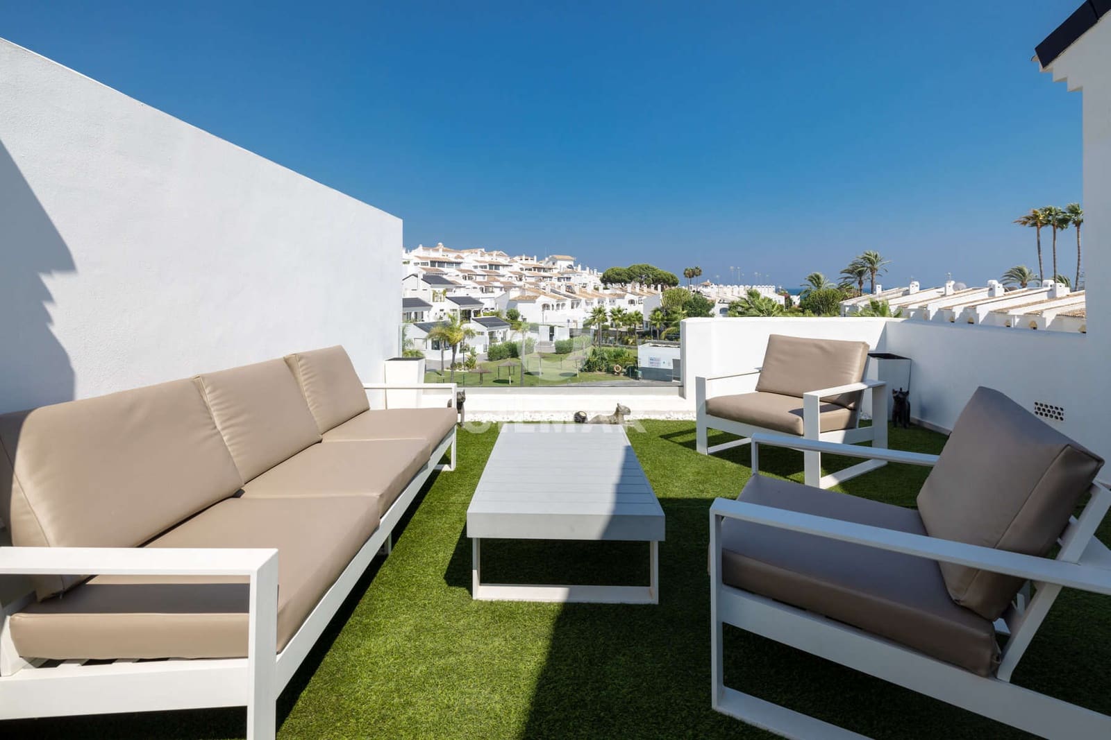 3 sovrum Takvåning till salu i Estepona med pool garage - 675 000 € (Ref: 9216318)