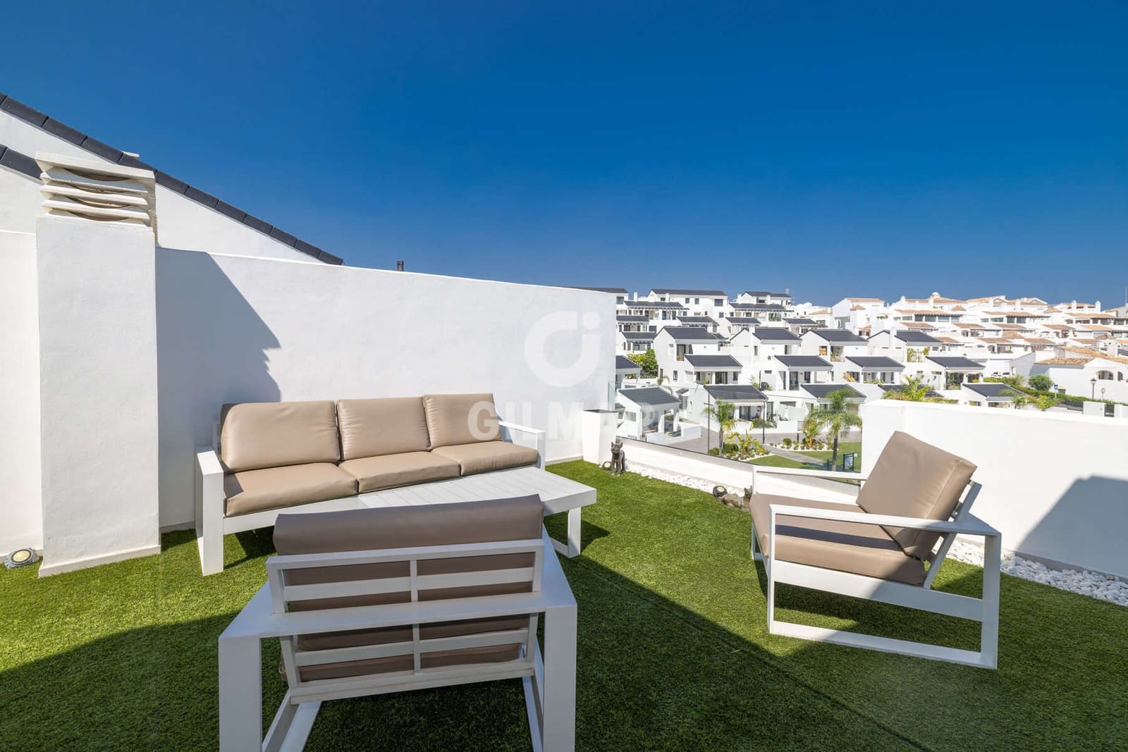 3 sovrum Takvåning till salu i Estepona med pool garage - 675 000 € (Ref: 9216318)