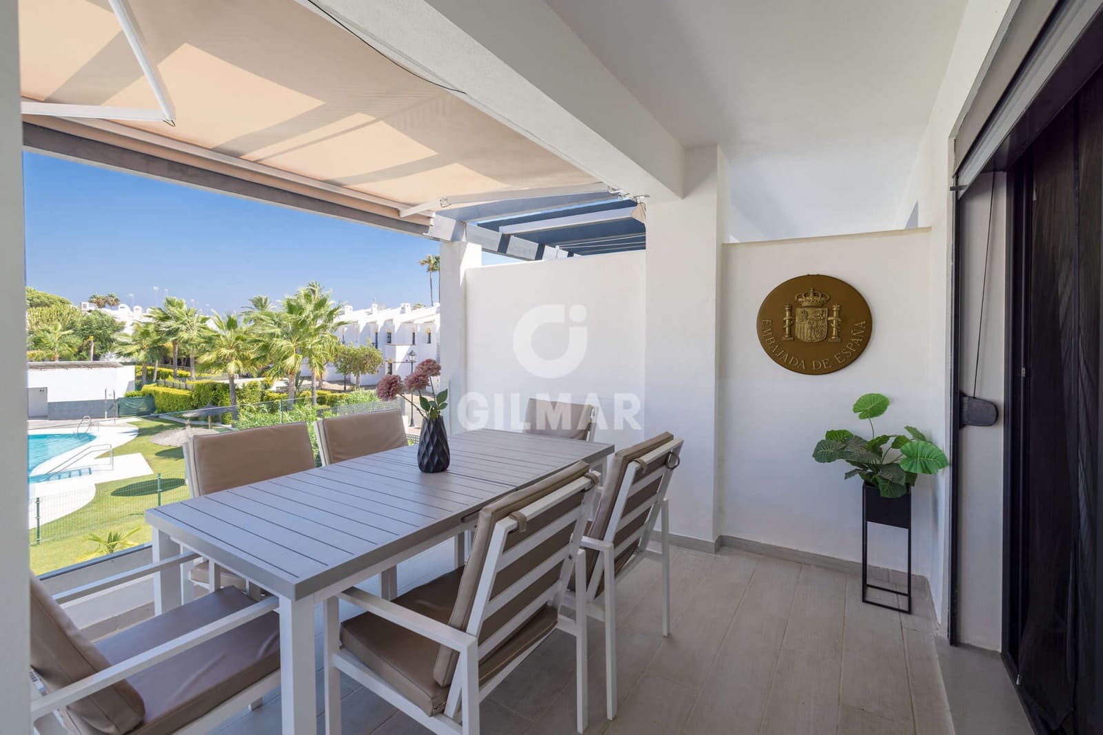 3 sovrum Takvåning till salu i Estepona med pool garage - 675 000 € (Ref: 9216318)