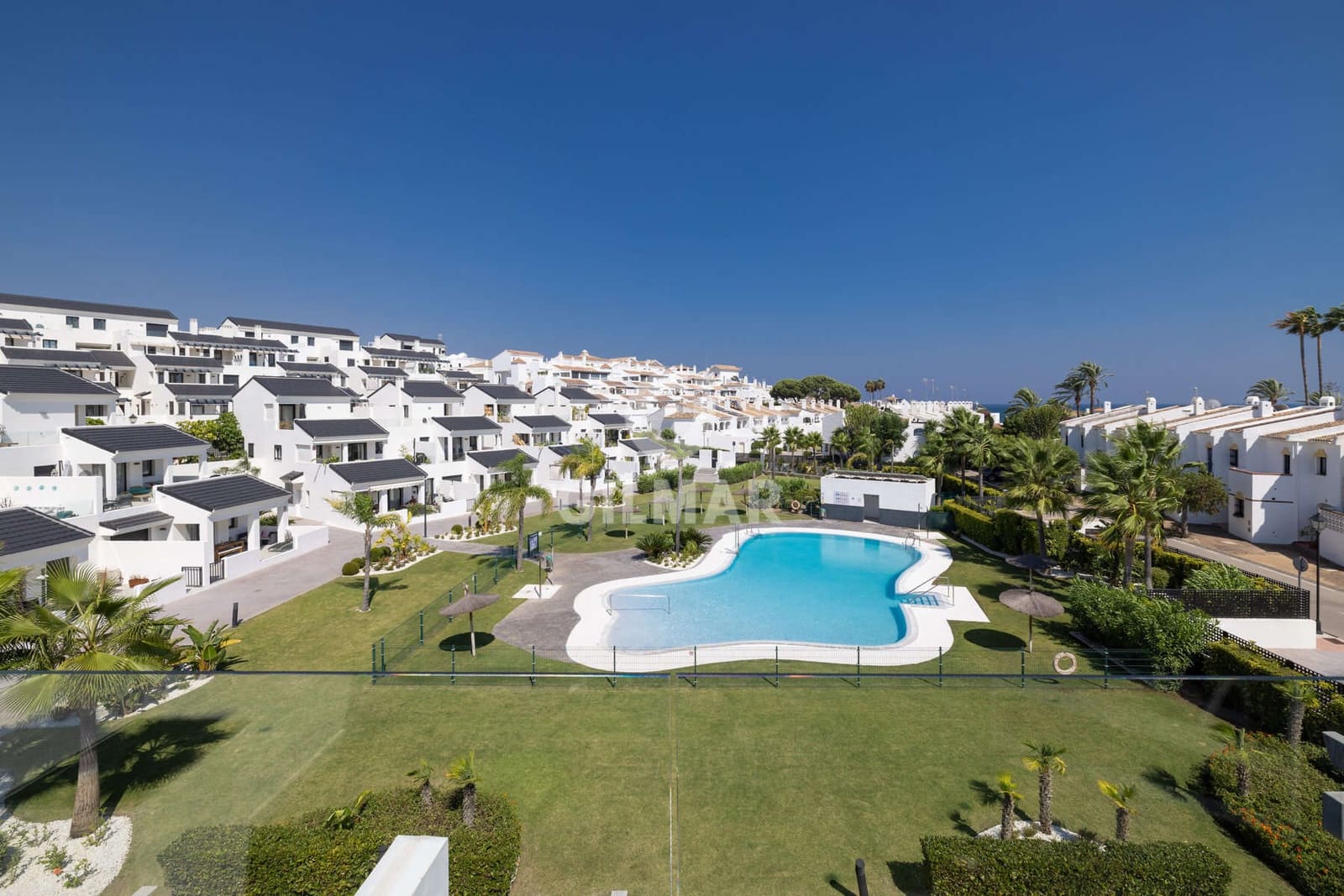 3 sovrum Takvåning till salu i Estepona med pool garage - 675 000 € (Ref: 9216318)