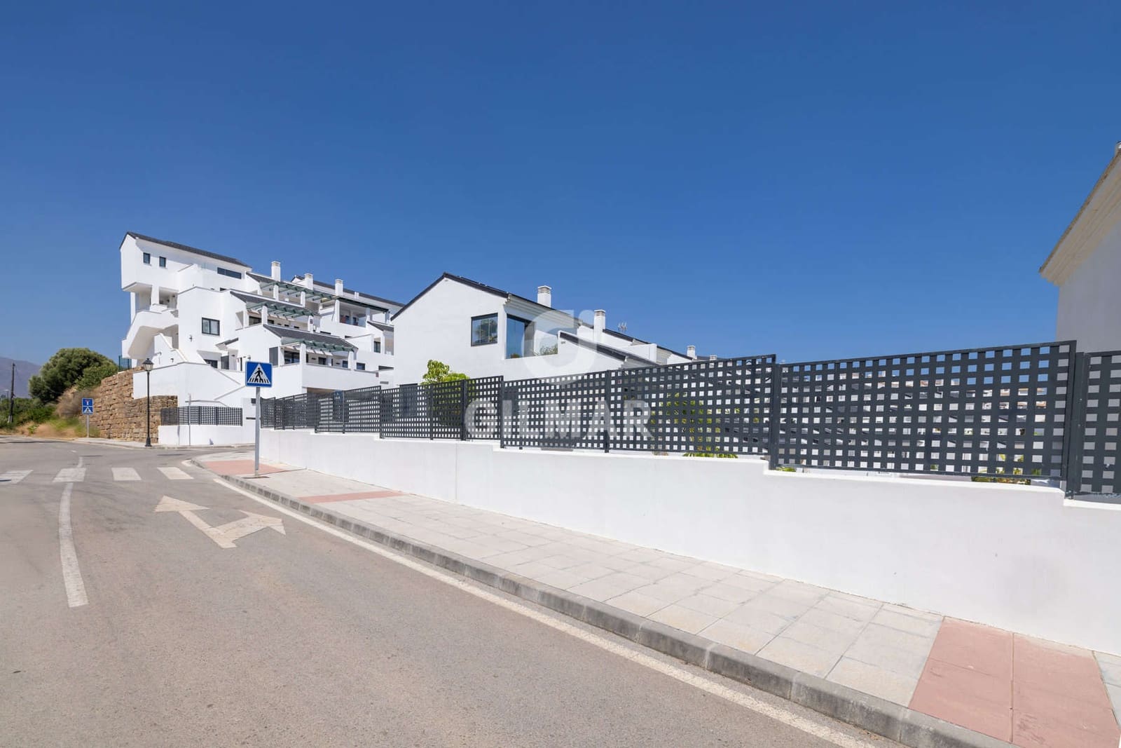3 sovrum Takvåning till salu i Estepona med pool garage - 675 000 € (Ref: 9216318)