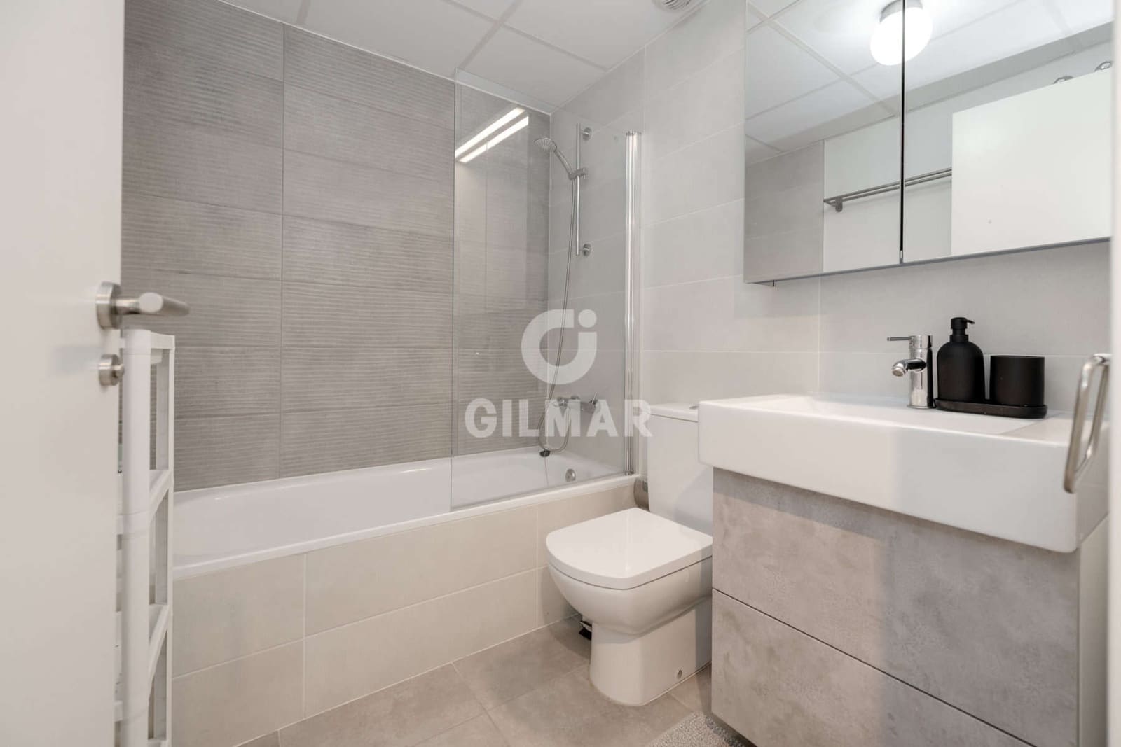 2 soveværelse Lejlighed til salg i Estepona med swimmingpool - € 389.000 (Ref: 9216320)