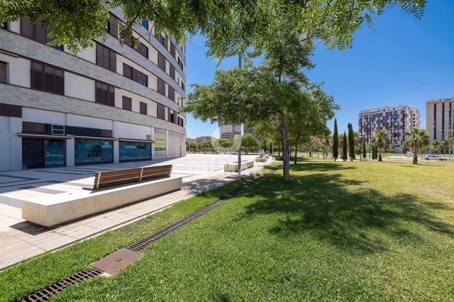 Kommersiell til salgs i Teatinos, Málaga by med garasje - € 900 000 (Ref: 9216322)