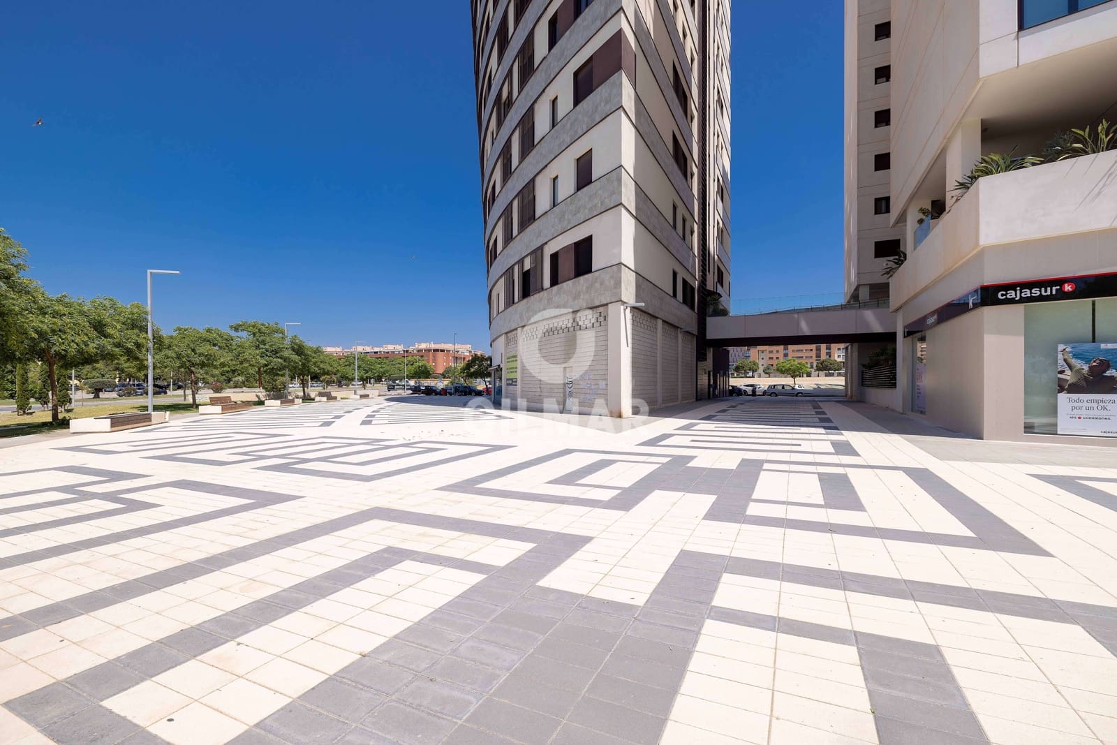 Erhverv til salg i Malaga by med garage - € 900.000 (Ref: 9216322)