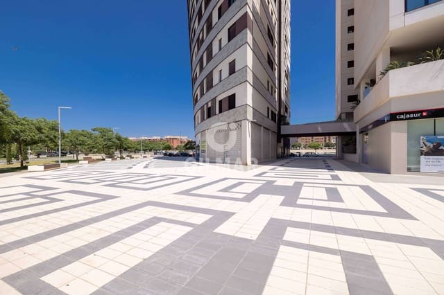 Kommersiell til salgs i Teatinos, Málaga by med garasje - € 900 000 (Ref: 9216322)