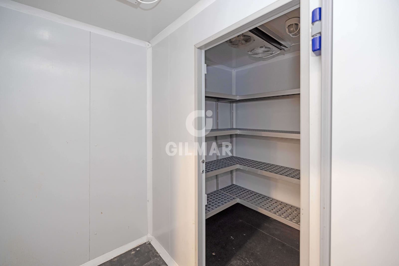 Erhverv til salg i Malaga by med garage - € 900.000 (Ref: 9216322)