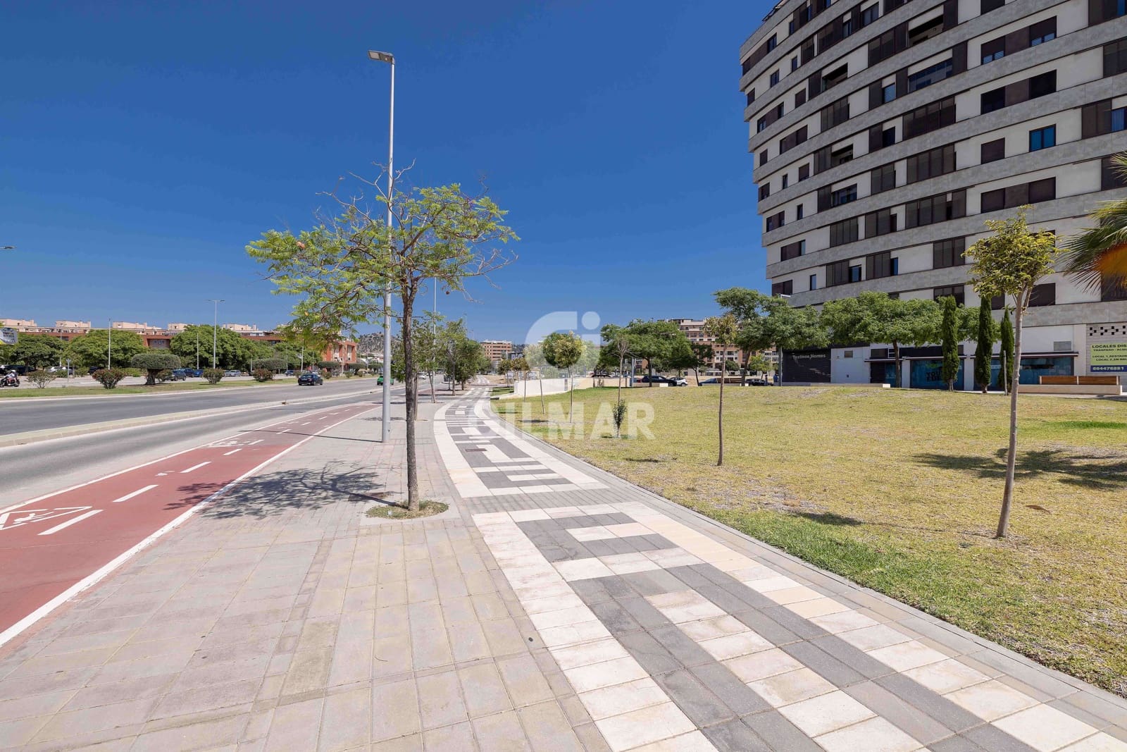 Erhverv til salg i Malaga by med garage - € 900.000 (Ref: 9216322)