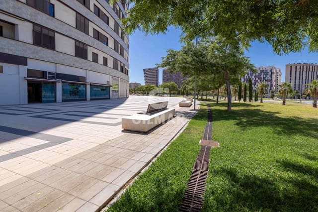 Kommersiell til salgs i Teatinos, Málaga by med garasje - € 900 000 (Ref: 9216322)