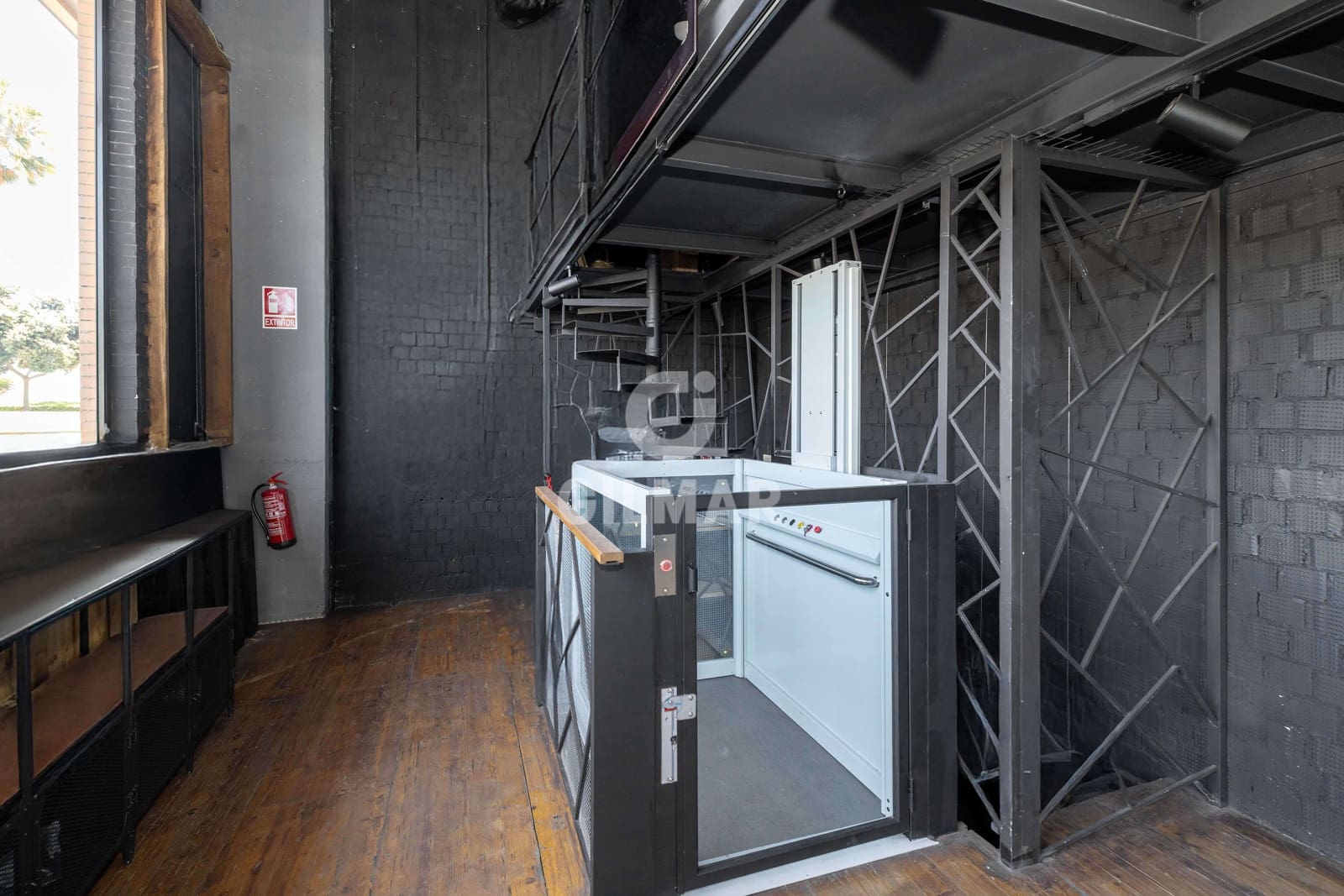 Erhverv til salg i Malaga by - € 900.000 (Ref: 9216328)