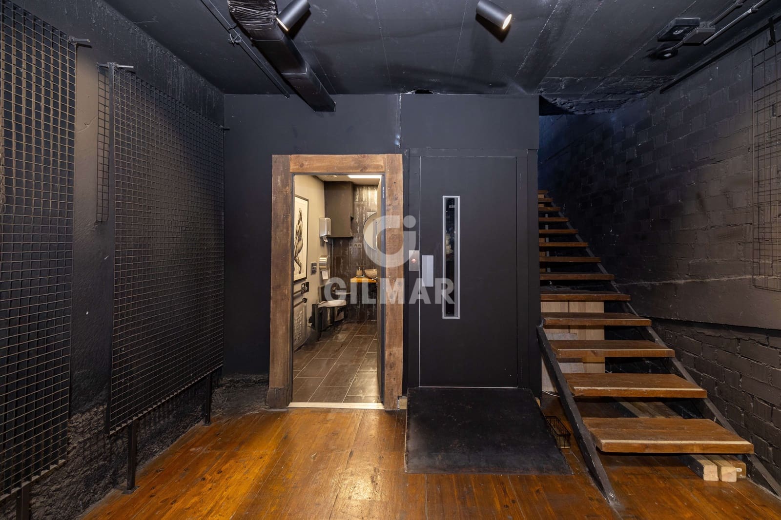 Erhverv til salg i Malaga by - € 900.000 (Ref: 9216328)