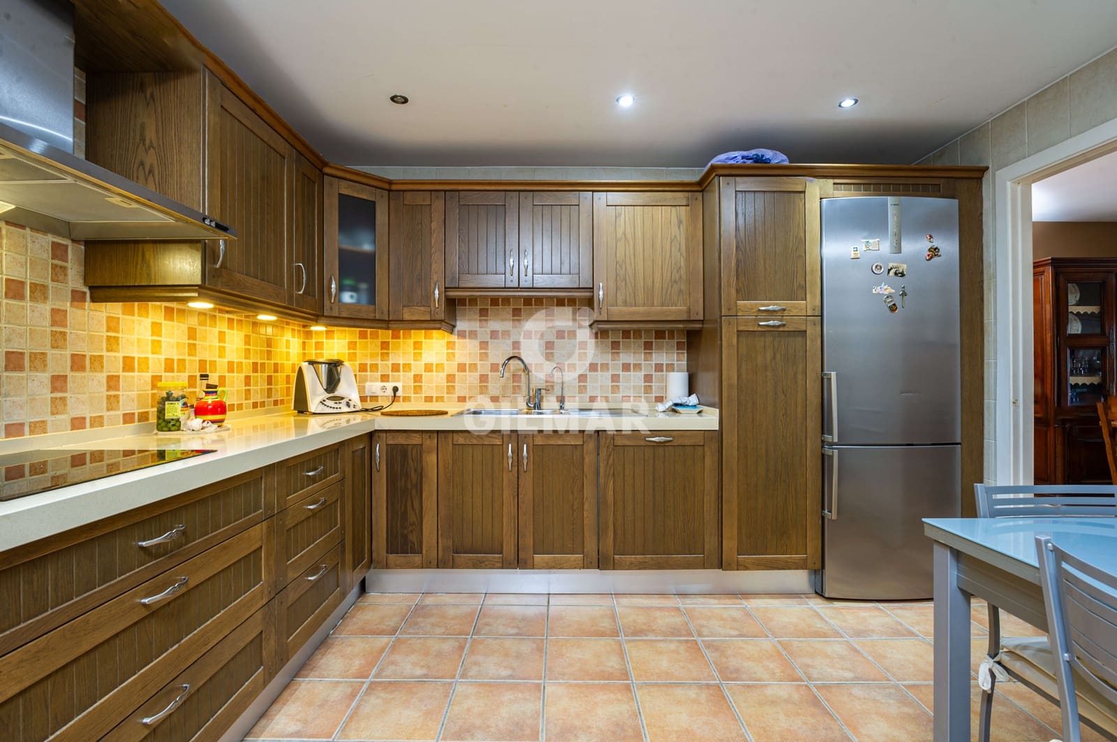 3 quarto Apartamento para venda em Nueva Andalucia com piscina - 649 000 € (Ref: 9216597)