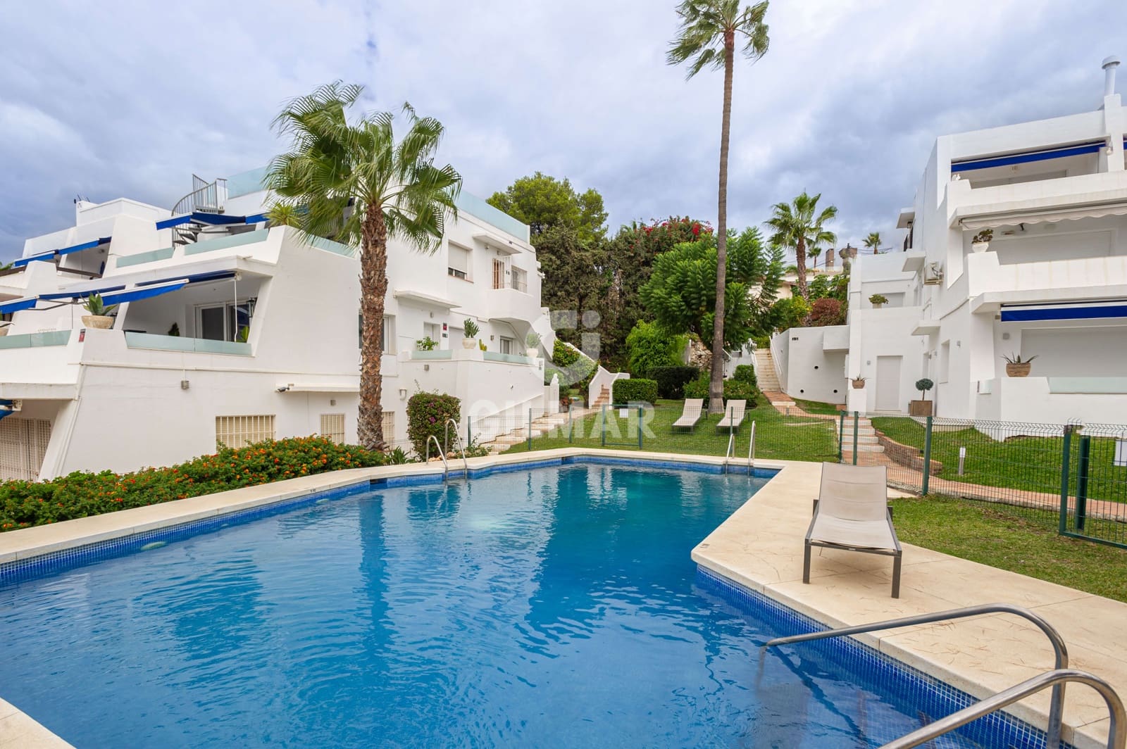 3 quarto Apartamento para venda em Nueva Andalucia com piscina - 649 000 € (Ref: 9216597)