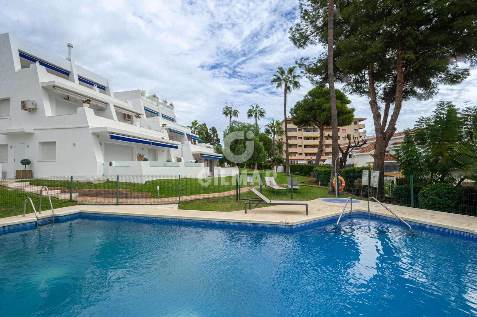 3 quarto Apartamento para venda em Nueva Andalucia com piscina - 649 000 € (Ref: 9216597)