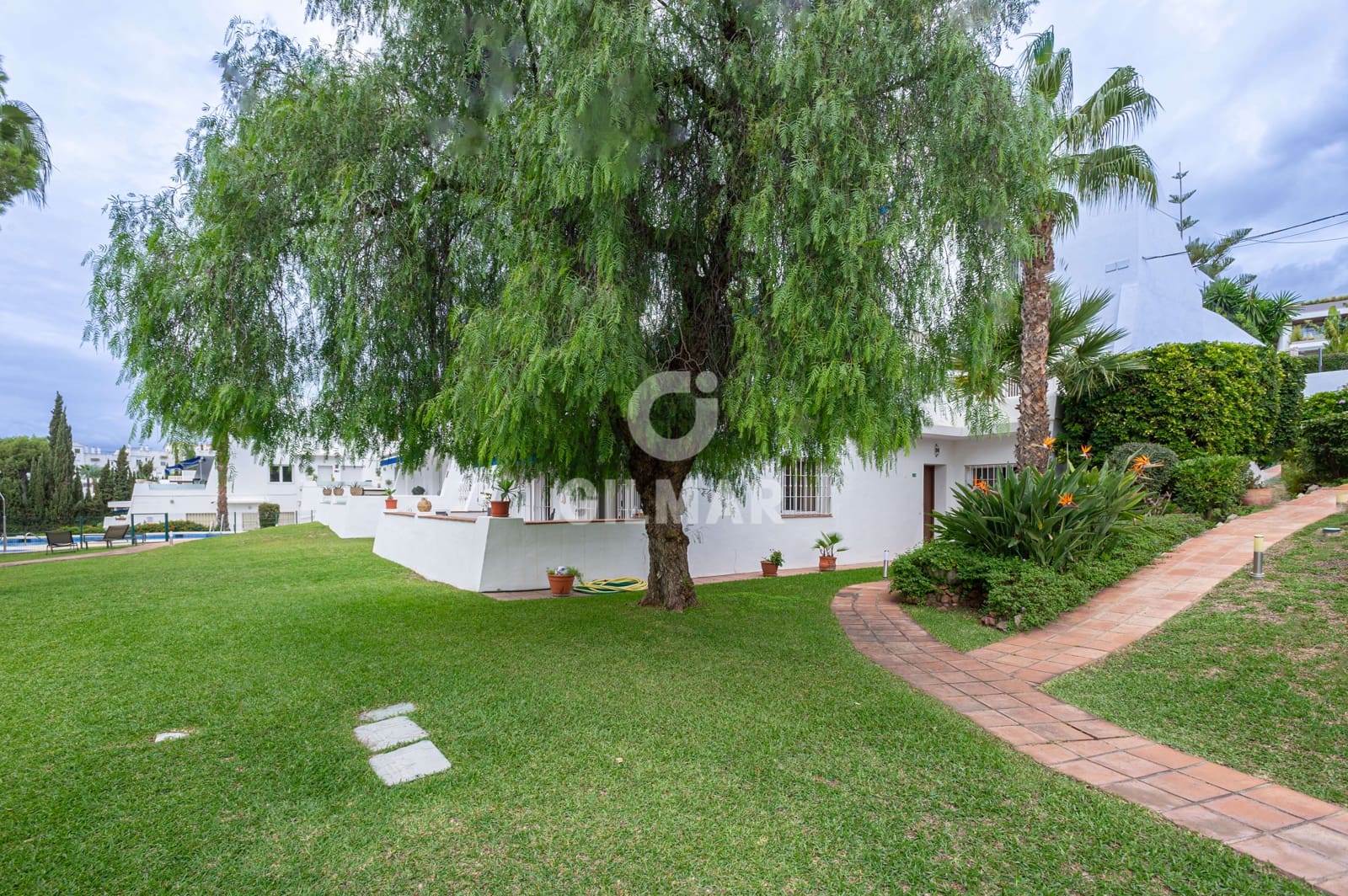 3 quarto Apartamento para venda em Nueva Andalucia com piscina - 649 000 € (Ref: 9216597)