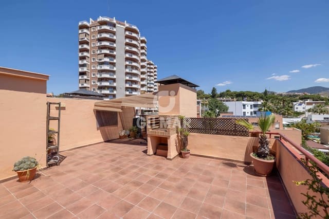 2 slaapkamer Penthouse te koop in El Limonar, Málaga stad met garage - € 680.000 (Ref: 9216774)