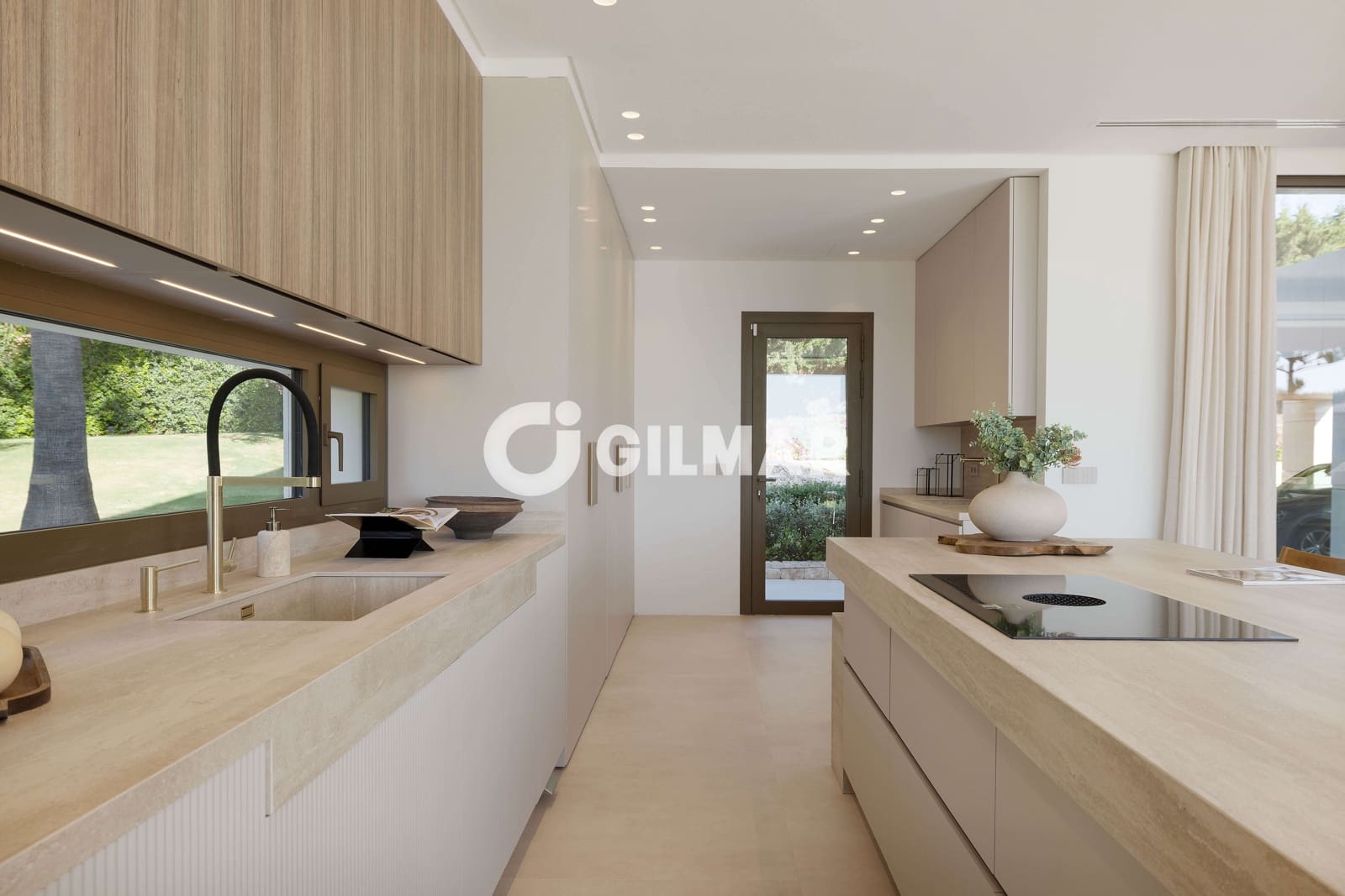 6 bedroom Villa for sale in Churriana with pool - € 3,950,000 (Ref: 9216775)