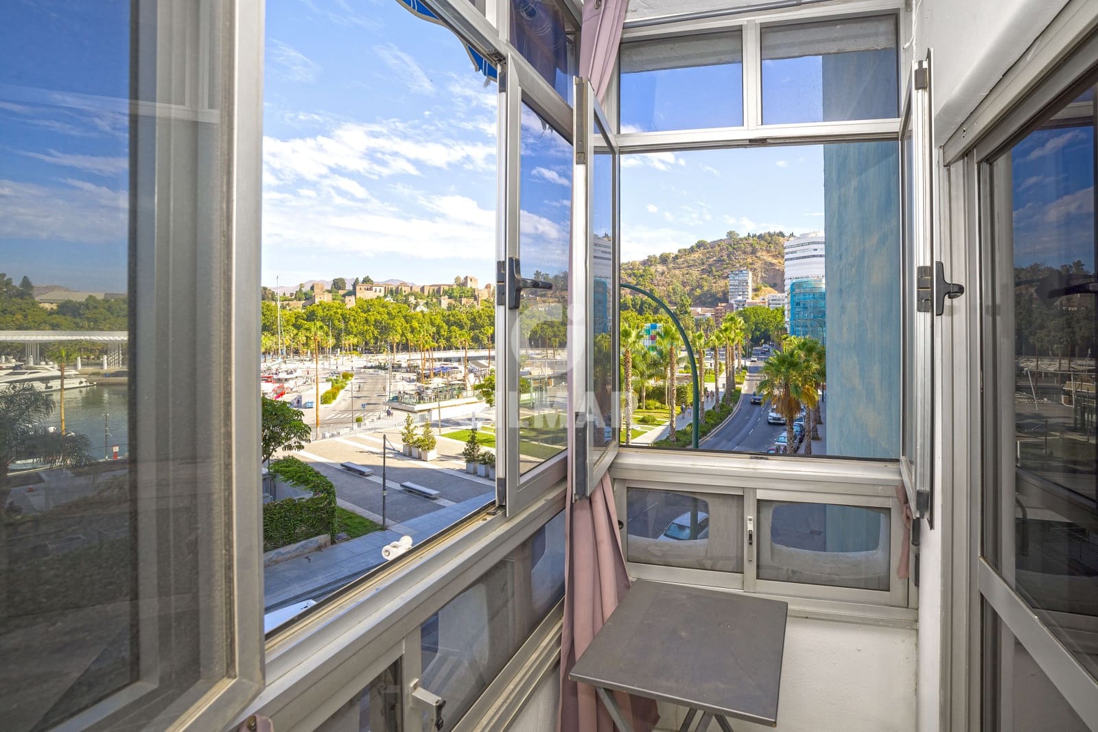 4 soveværelse Lejlighed til salg i Malaga by - € 1.030.000 (Ref: 9219542)