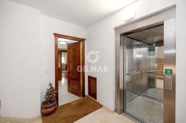 3 soveværelse Lejlighed til salg i La Malagueta, Málaga by med garage - € 965.000 (Ref: 9219547)