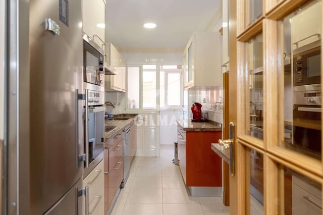 3 soveværelse Lejlighed til salg i La Malagueta, Málaga by med garage - € 965.000 (Ref: 9219547)