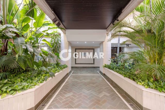 3 soveværelse Penthouse til salg i La Malagueta, Málaga by med garage - € 1.495.000 (Ref: 9219548)