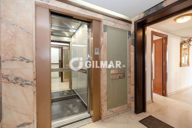 3 soveværelse Penthouse til salg i La Malagueta, Málaga by med garage - € 1.495.000 (Ref: 9219548)