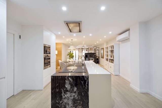 5 bedroom Flat for sale in Centro Historico, Málaga city - € 980,000 (Ref: 9219549)