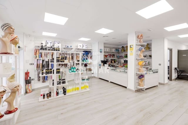 Kommersiell til salgs i Ensanche Centro, Málaga by - € 550 000 (Ref: 9219554)