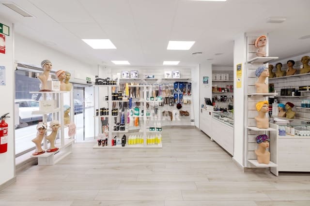 Kommersiell til salgs i Ensanche Centro, Málaga by - € 550 000 (Ref: 9219554)