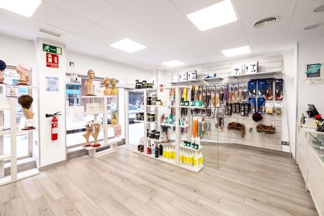 Kommersiell til salgs i Ensanche Centro, Málaga by - € 550 000 (Ref: 9219554)