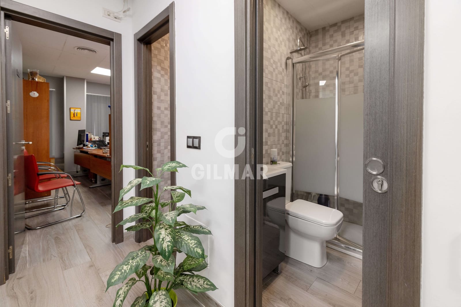 Kommersiell til salgs i Malaga by - € 550 000 (Ref: 9219554)