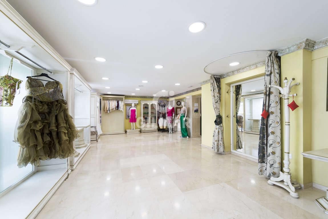 Komercyjne na sprzedaż w Miasto Malaga - 800 000 € (Ref: 9219559)