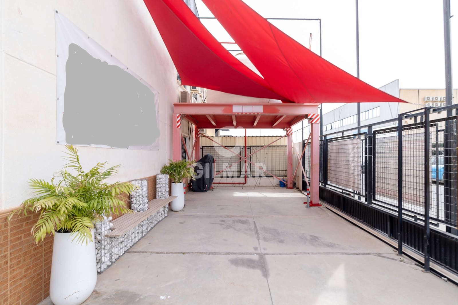 Kommersiell til salgs i Malaga by - € 1 300 000 (Ref: 9219563)