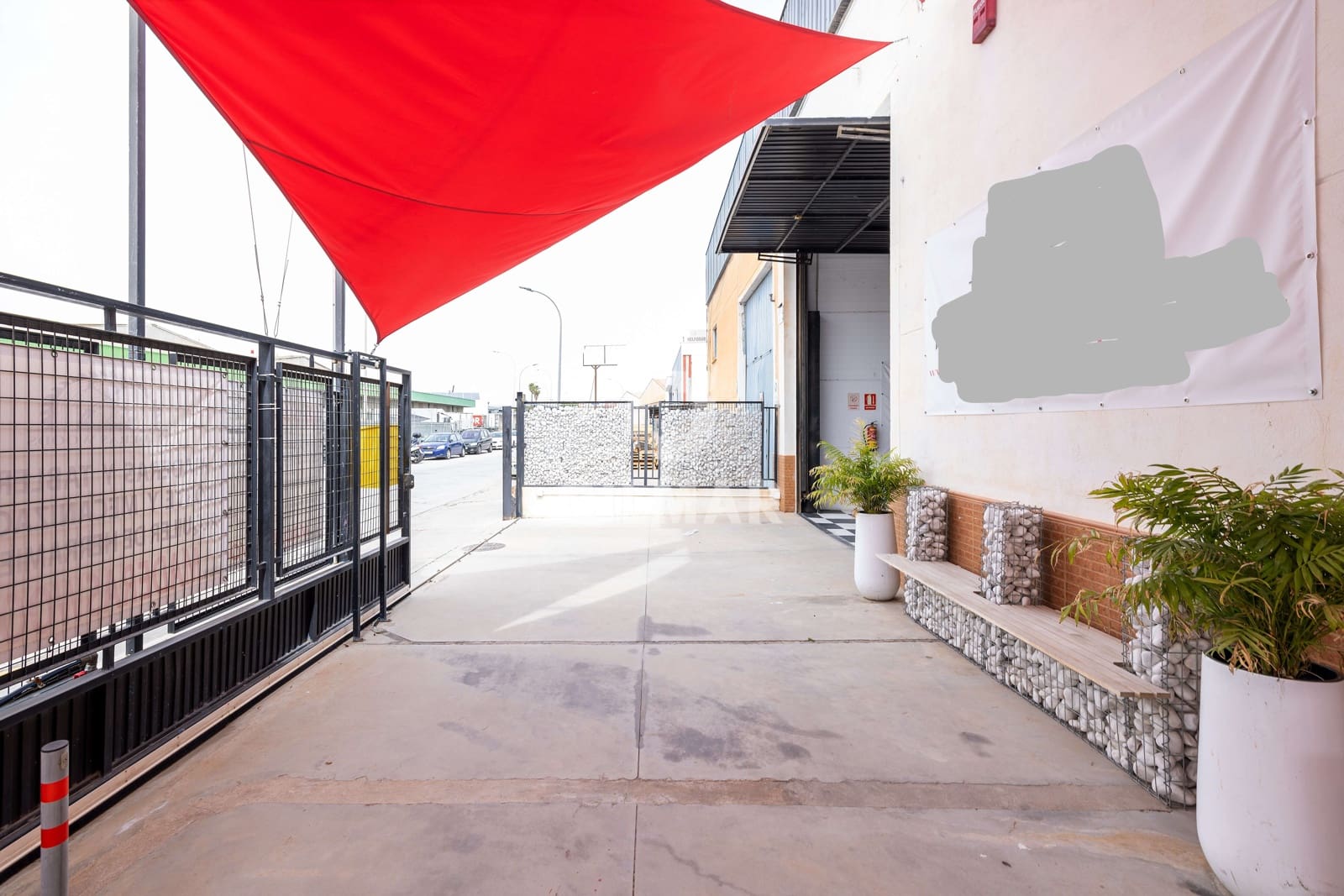 Kommersiell til salgs i Malaga by - € 1 300 000 (Ref: 9219563)