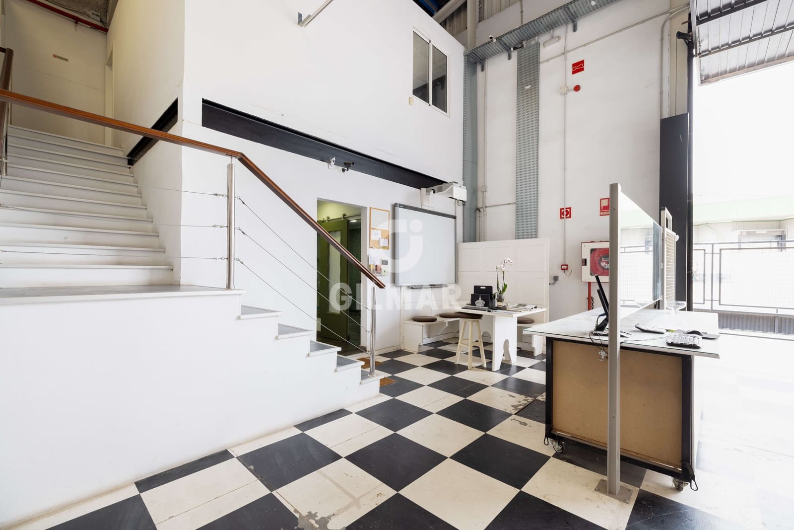 Kommersiell til salgs i Malaga by - € 1 300 000 (Ref: 9219563)