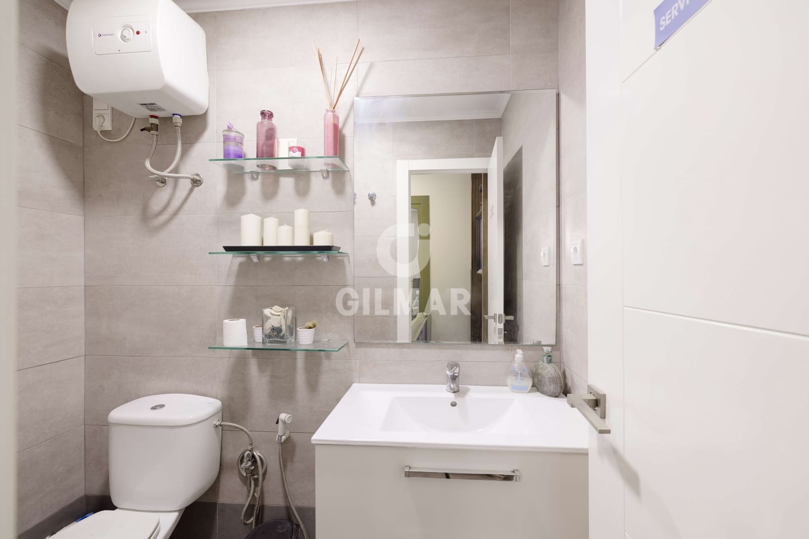 Kommersiell til salgs i Malaga by - € 1 300 000 (Ref: 9219563)