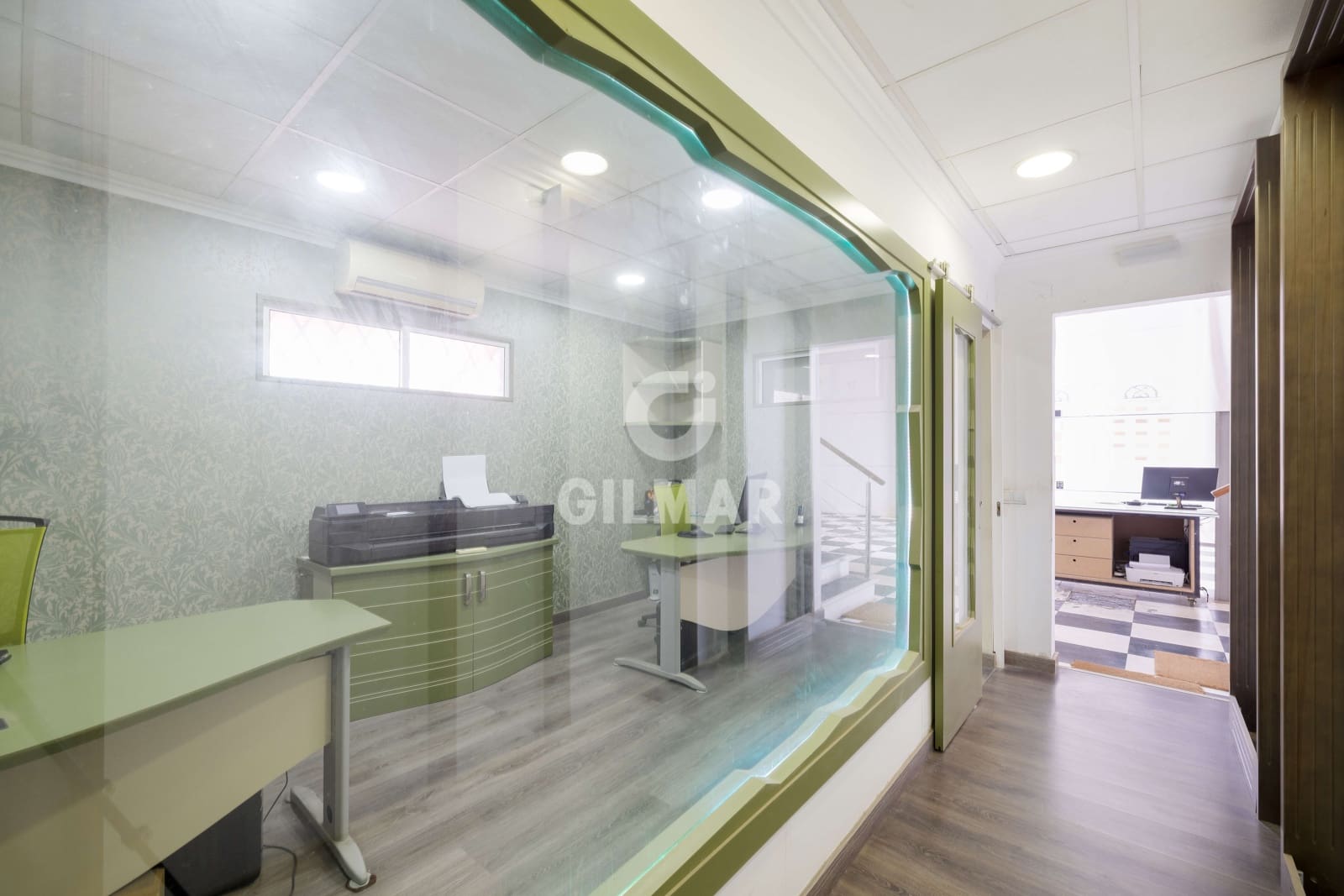 Kommersiell til salgs i Malaga by - € 1 300 000 (Ref: 9219563)